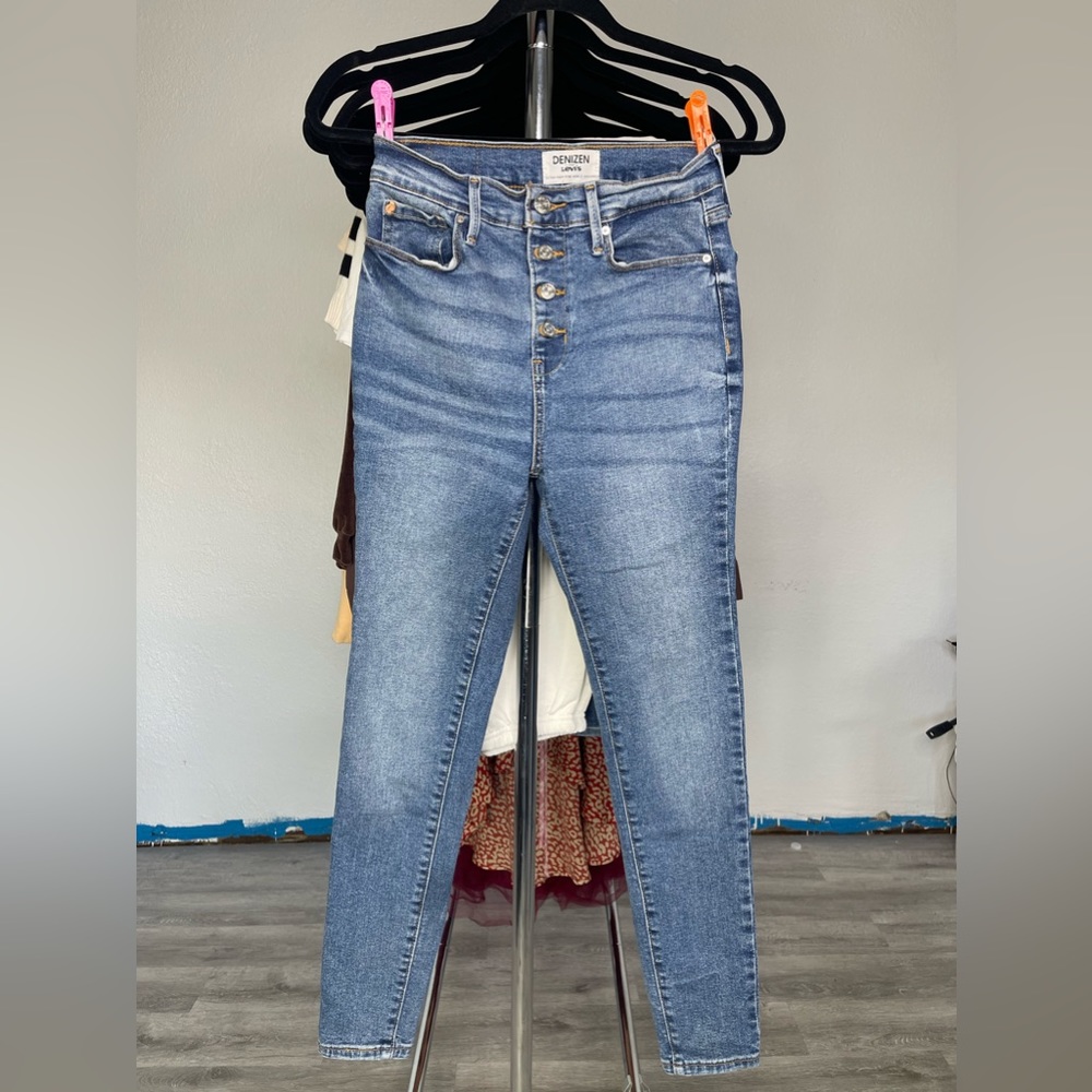 Denizen from Levi’s (Ultra High Rise Ankle Jegging)